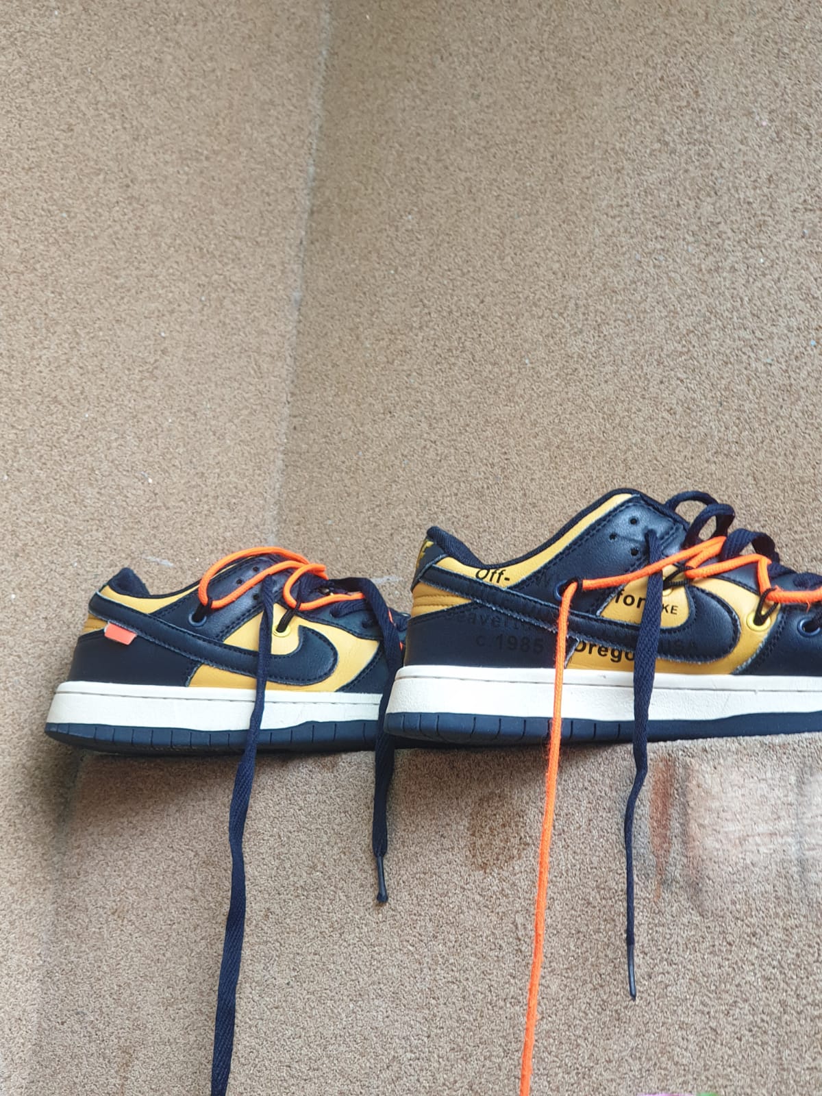 NIKE DUNK LOW X OFF WHITE UNIVERSITY GOLD