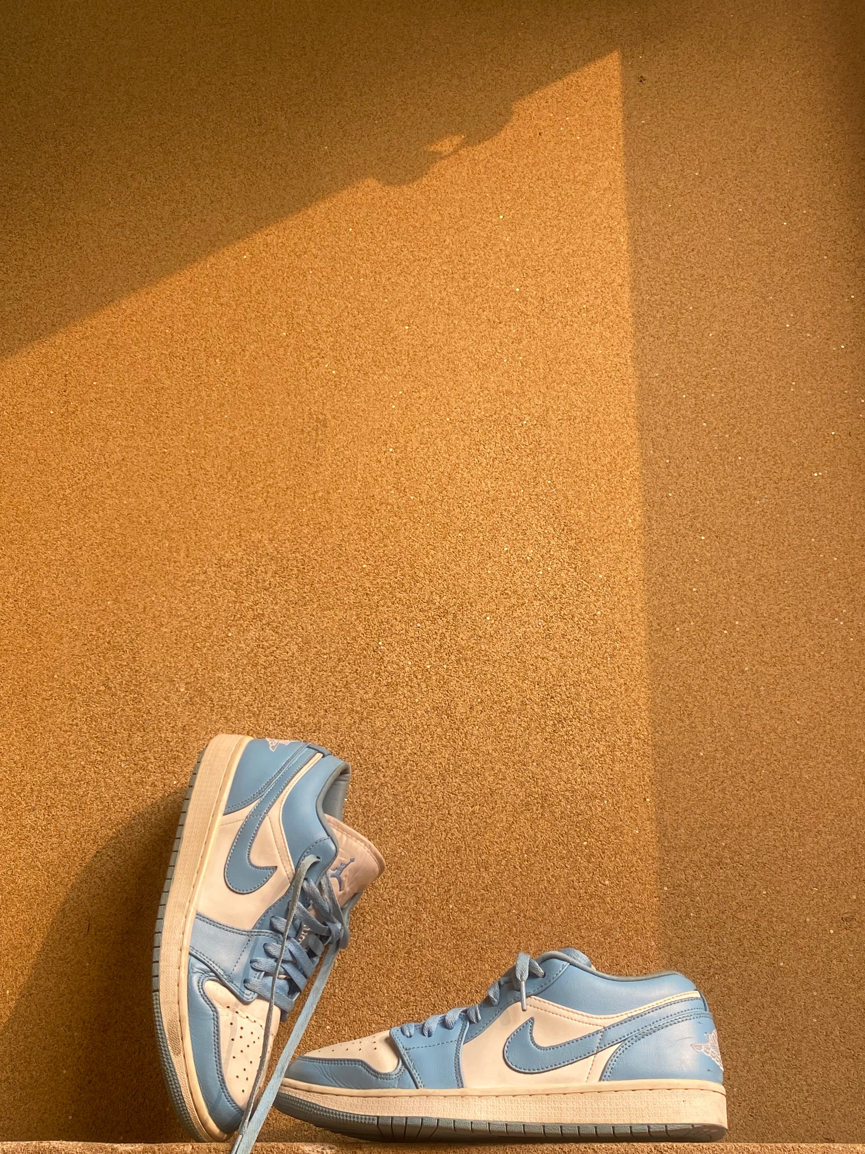 NIKE AIR JORDAN WHITE UNIVERSITY BLUE 🩵