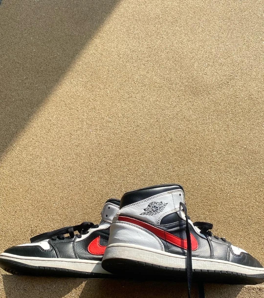 NIKE AIR JORDAN 1 MID CHILLI RED