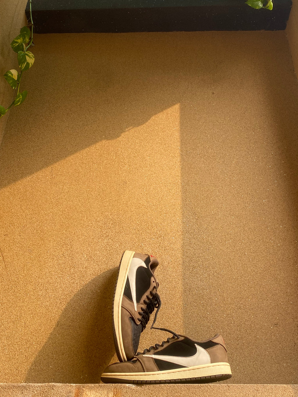 NIKE RETRO LOW OG TRAVIS SCOTT MOCHA