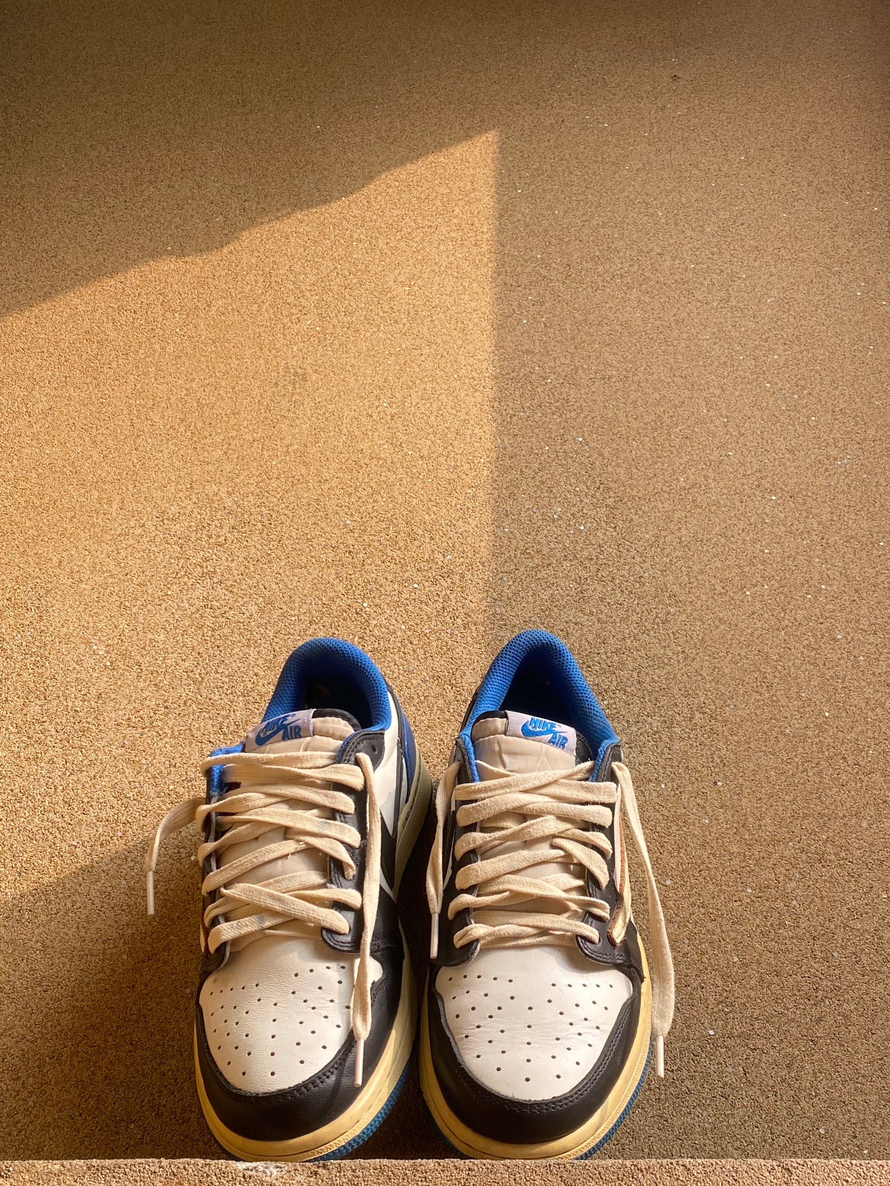 NIKE AIR JORDAN 1 FRAGMENT X TRAVIS SCOTT