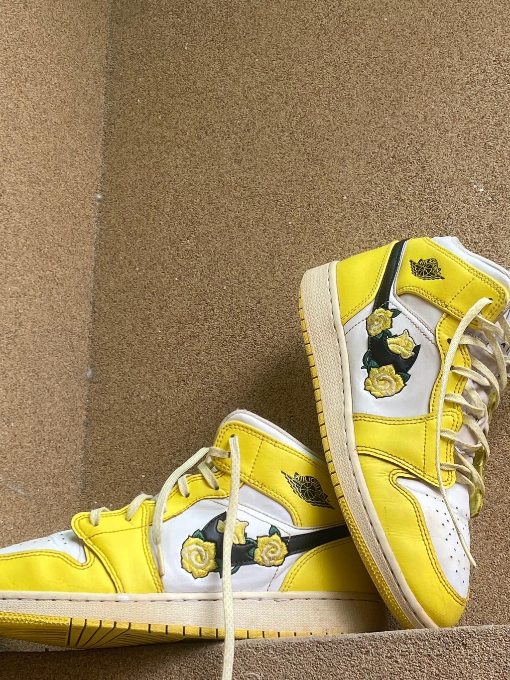 NIKE JORDAN 1 MID SE GS ROSE 🌼