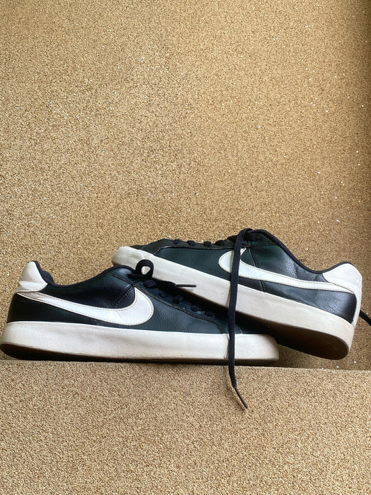 NIKE COURT ROYALE AC
