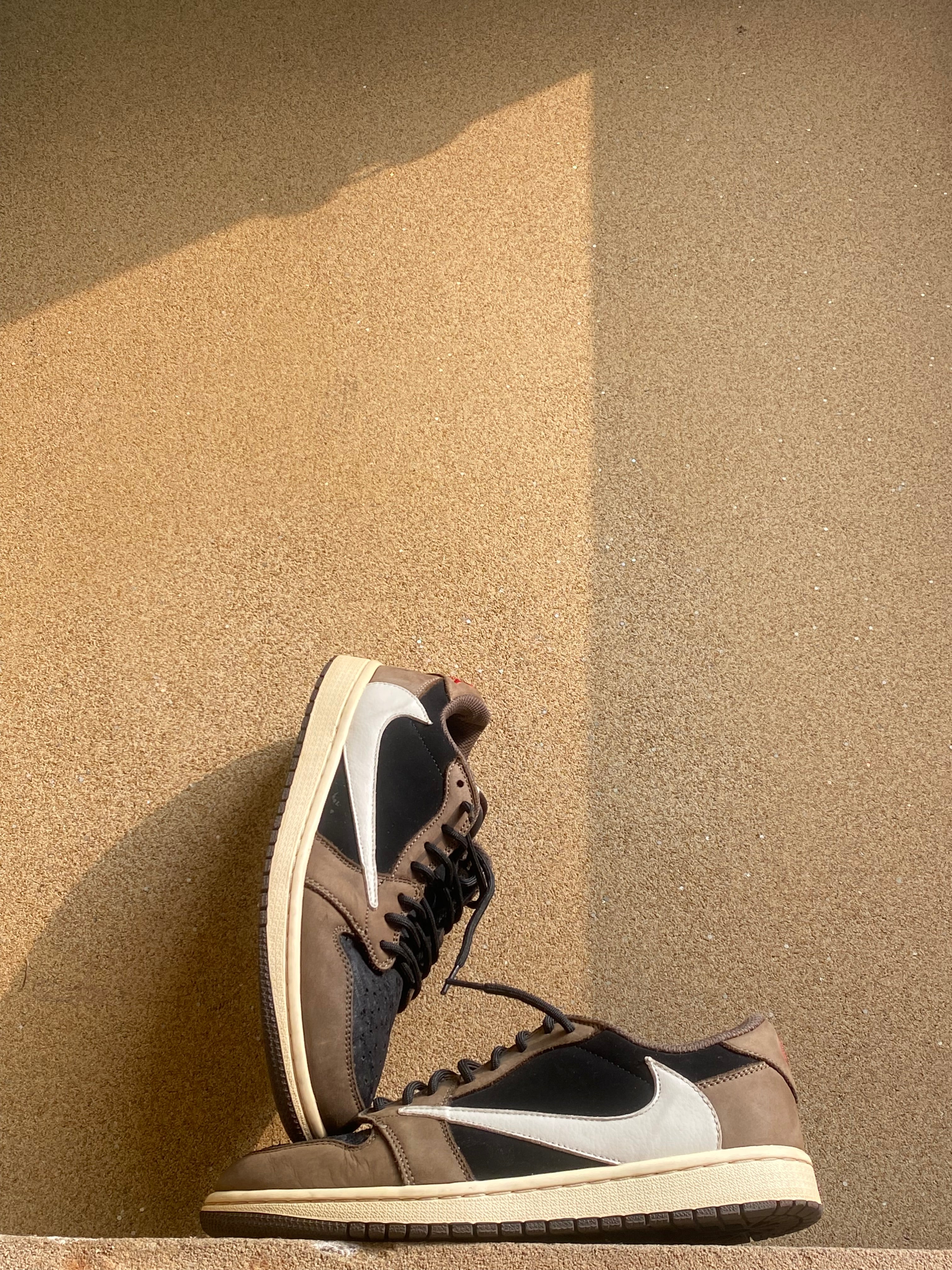 NIKE RETRO LOW OG TRAVIS SCOTT MOCHA