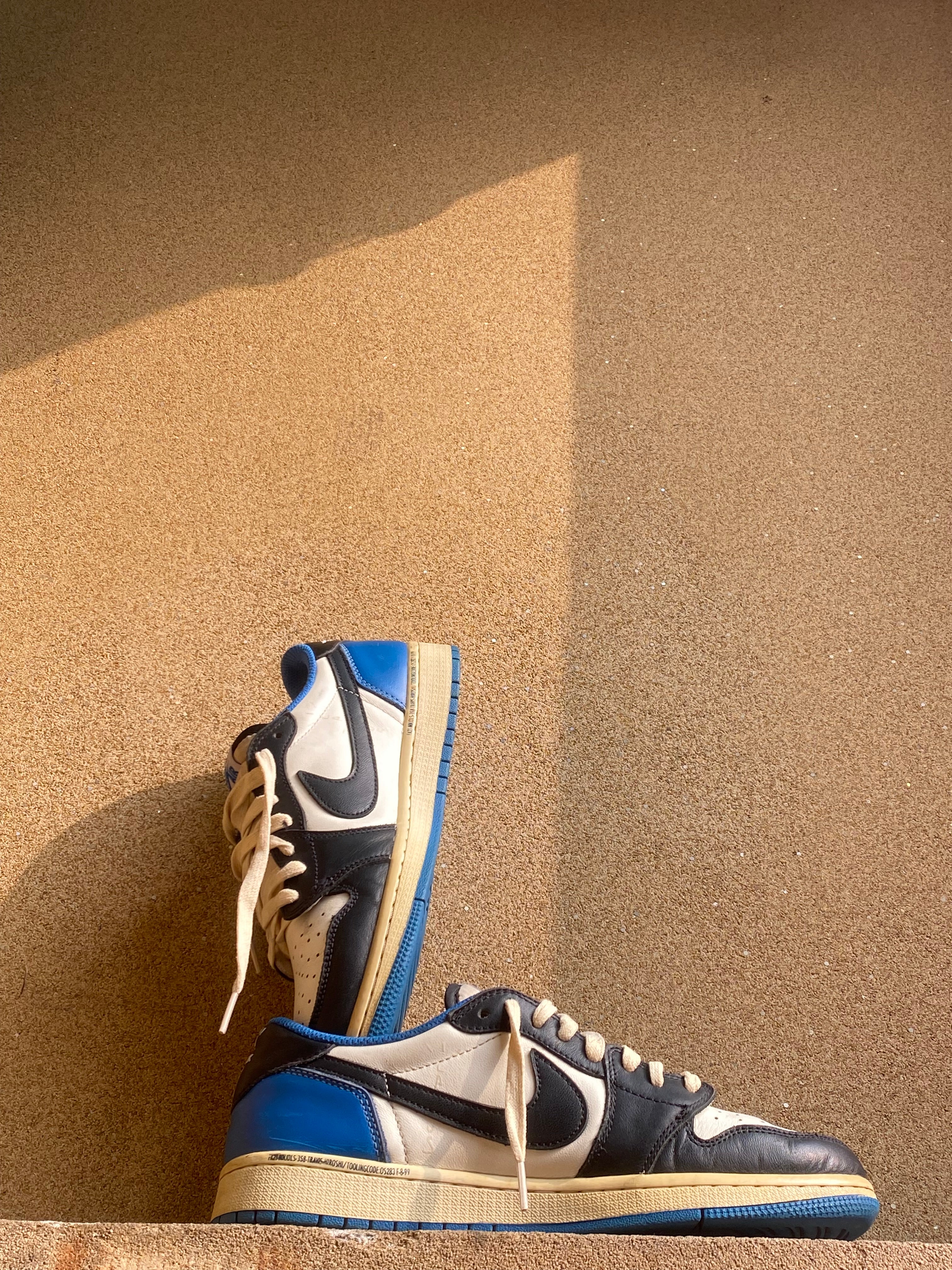 NIKE AIR JORDAN 1 FRAGMENT X TRAVIS SCOTT