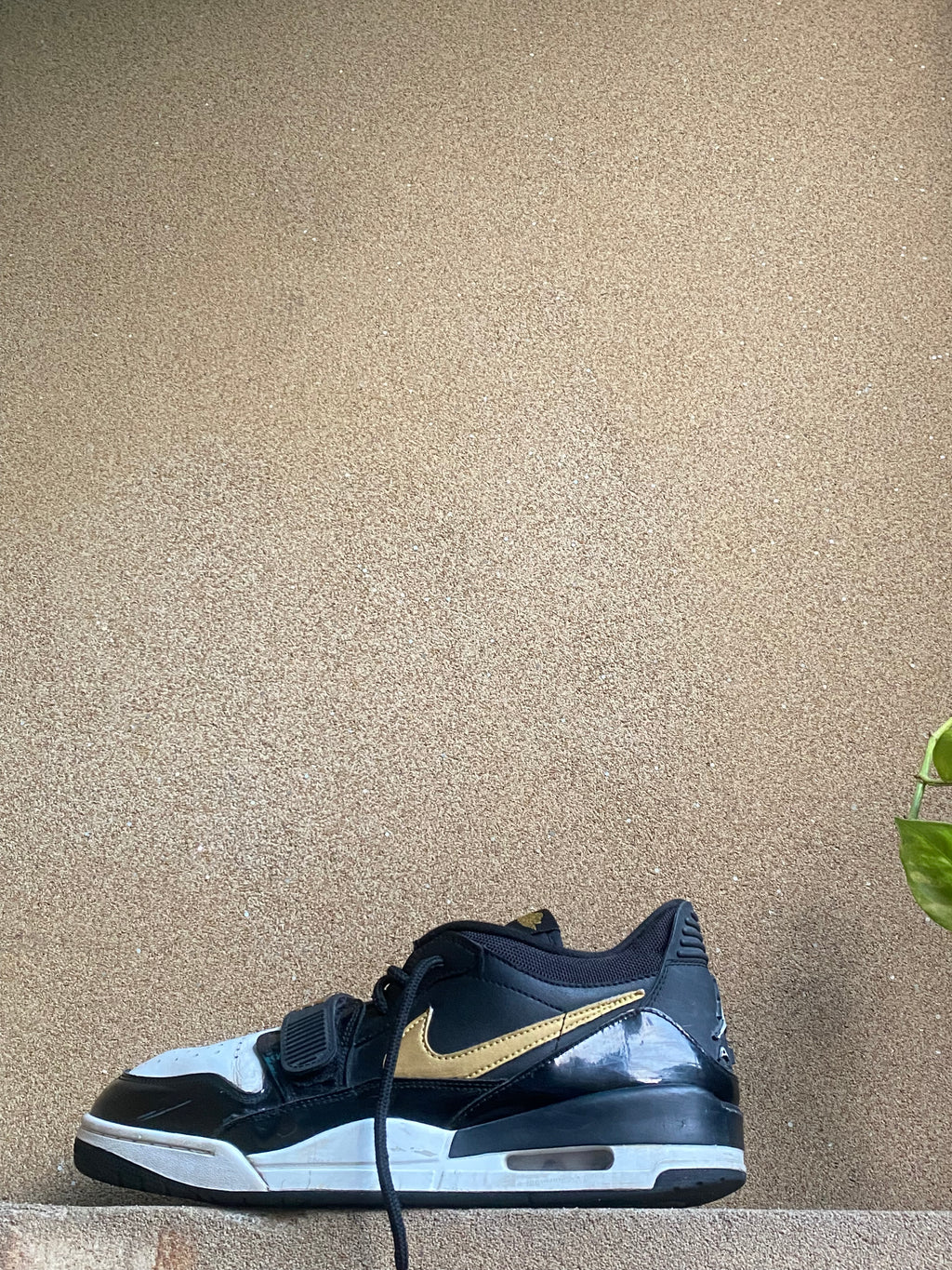 JORDAN LEGACY 312 LOW BLACK METALLIC 🪽