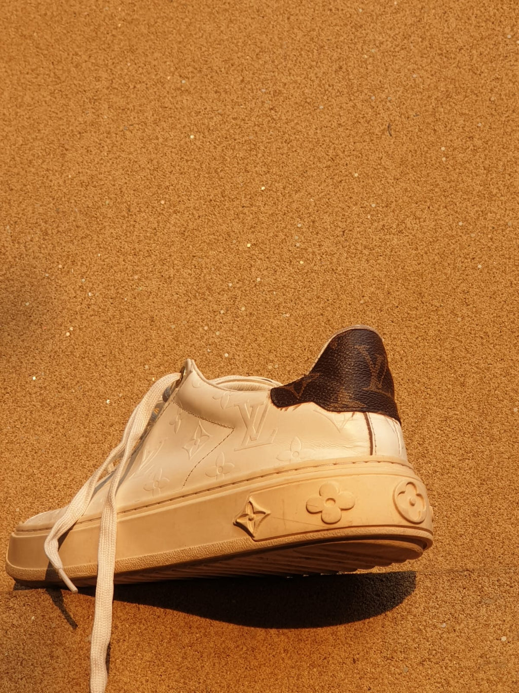 ( PREMIUM) LOUIS VUITTON TIME OUT SNEAKER 👑