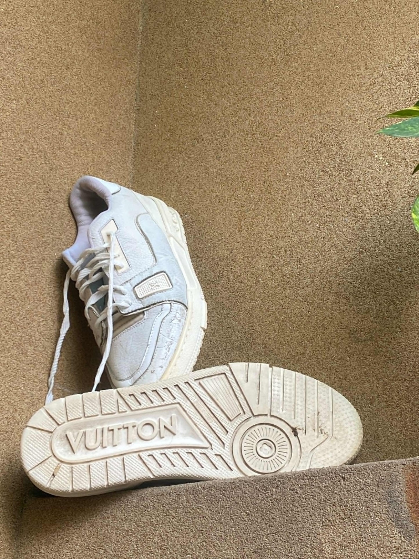 LV TRAINERS SNEAKERS 🕷 SIZE PK 9