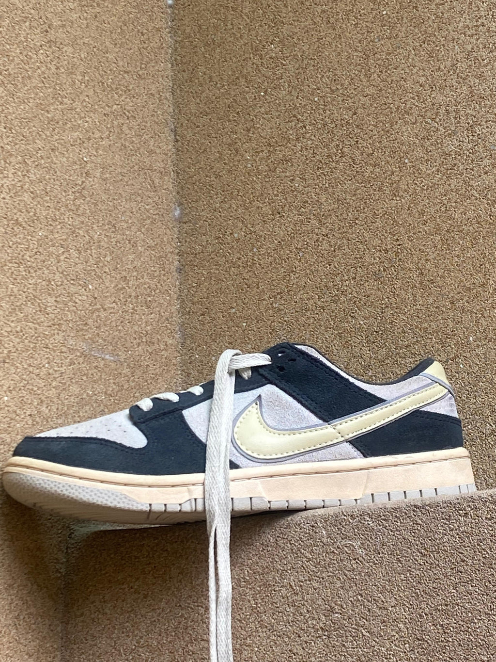 NIKE DUNK LOW LX SUEDE 🌻