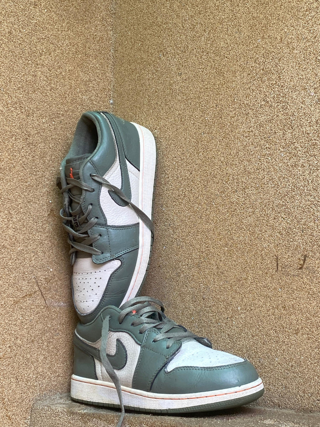 NIKE AIR JORDAN 1 LOW MILITARY GREEN 🌵